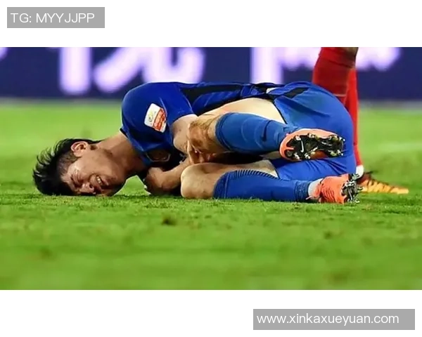 前中超门将王年将成演短剧被真打，揭露受伤照，眼部淤青；曾表明自己踢球时拿过3000的月薪，奖金也很少